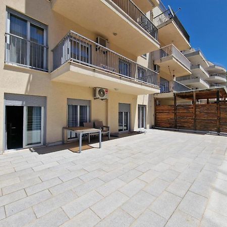 Ata Apartmani. Petrovac Exteriör bild