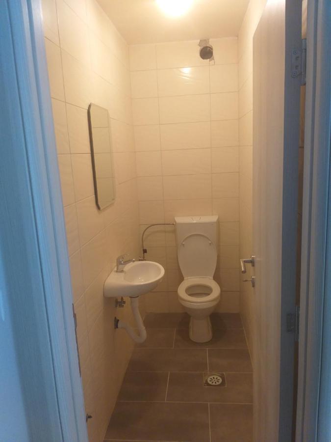 Ata Apartmani. Petrovac Exteriör bild