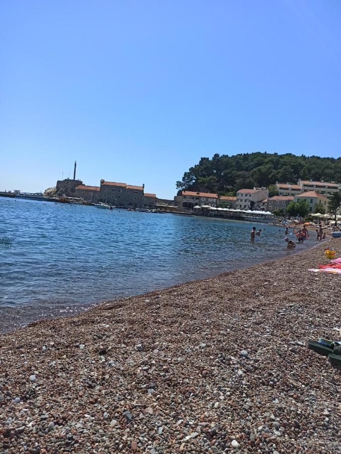 Ata Apartmani. Petrovac Exteriör bild